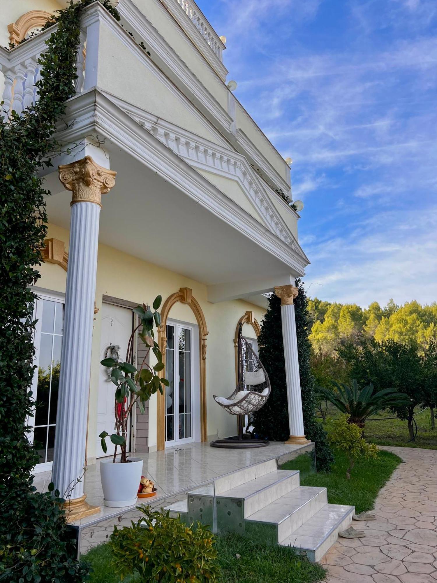 Dy Bukurite Villa Draci